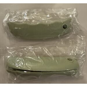 NWT Set Green Silicone Grip Pot Holder Sleeve Pan Handle Cover Grip Kitchen